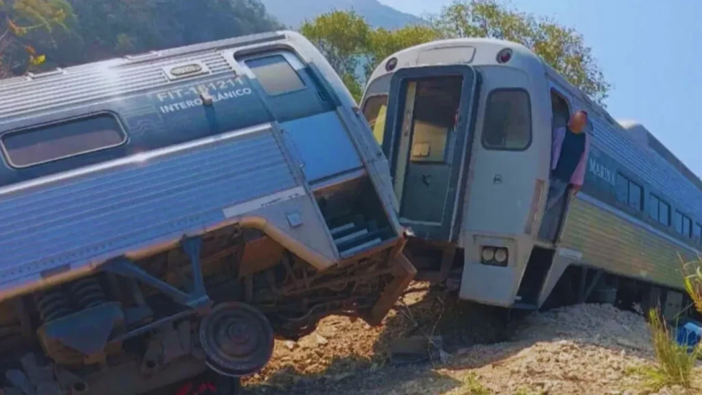 Mexico train crash