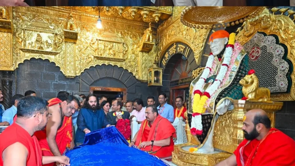 Anant Ambani Visits Shirdi Sai Baba Temple